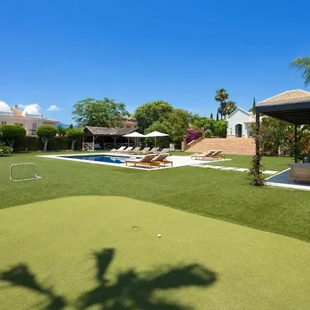 Villa Magnificent With Mediterranean Architecture Estepona