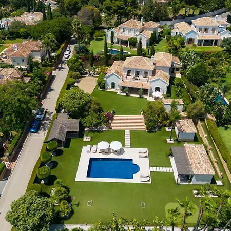 Villa Magnificent With Mediterranean Architecture *